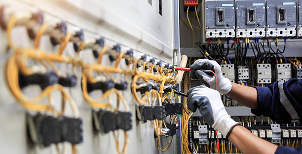 Professional Electrician technician working in Cumberland, IN